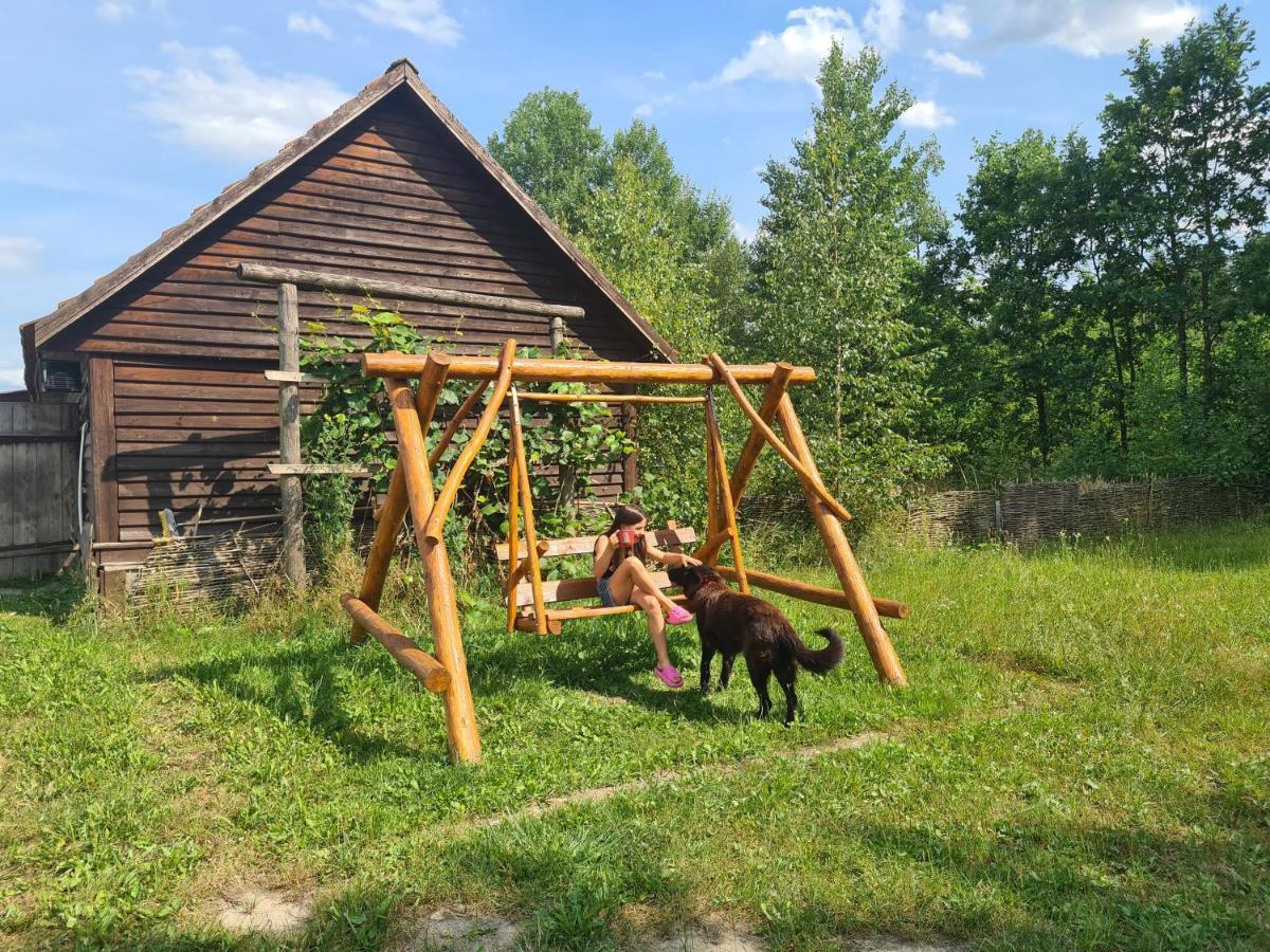 Dworek Ogrodniki, Caloroczny Dom Na Wylacznosc, Basen, Sauna, Las, Staw Rybny, Altana Grillowa, Ognisko, Pianino, Kominek, Piec Chlebowy, Duza Ogrodzona Posesja Tuczna Exterior foto